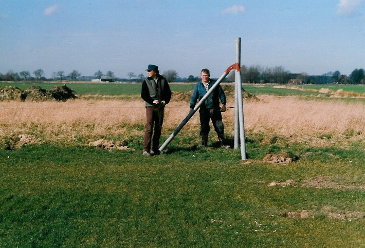 2000_sportplatz_bau_07.jpg