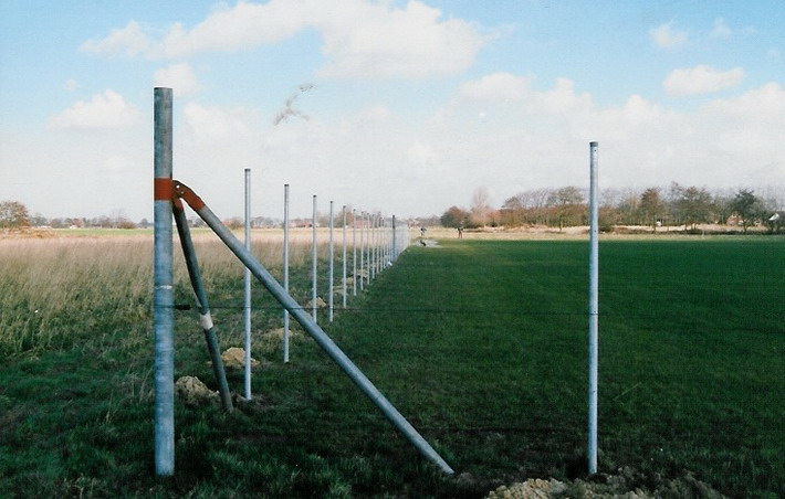 2000_sportplatz_bau_17.jpg