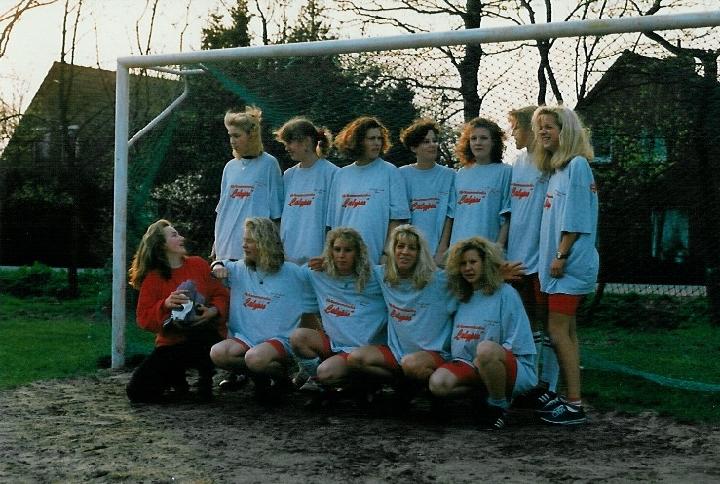 1993_passive_damenmannschaft_sve_01.jpg